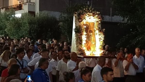 Χιλιάδες πιστοί στη Νέα Μηχανιώνα τίμησαν τα Εννιάμερα της Παναγίας Φανερωμένης